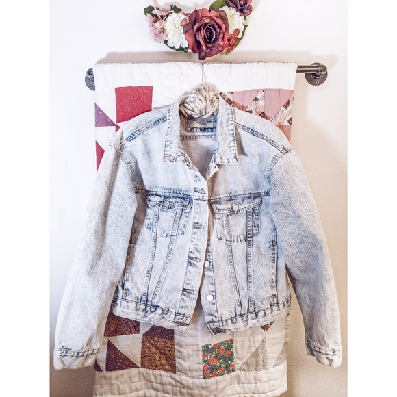 Ashley-Vintage Charm Acid Wash Denim Jean Jacket - Picture 7 of 8